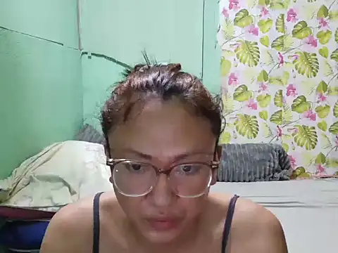 dazzlinglove44's Live XXX Chat