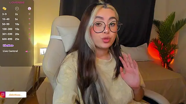 dakottaa_ Live XXX-Chat
