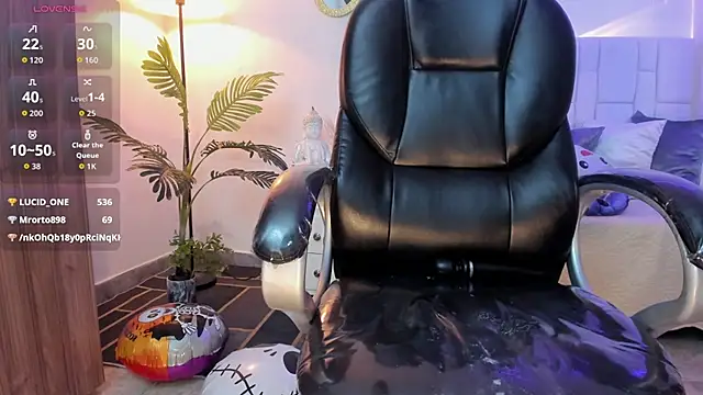XXX chat uživo modela Selene-Diior