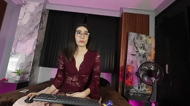 emma_cartter_'s Webcam Show