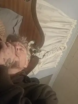 19JaSon83's Live XXX Chat