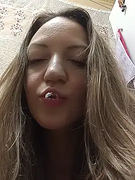 Chat XXX en directo de KattyLuuu