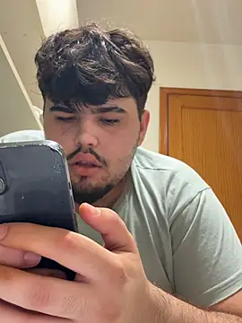 Yannick04's Live XXX Chat