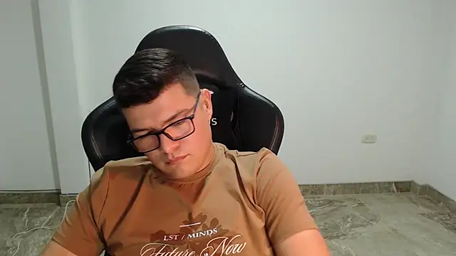 Chat XXX ao vivo de Plug_Control