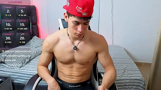 Luke_Muscle – Naživo XXX chat