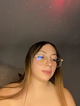 Chatroom XXX en direct de Caamii_