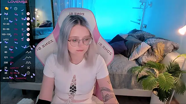 LunarGlow's Live XXX Chat