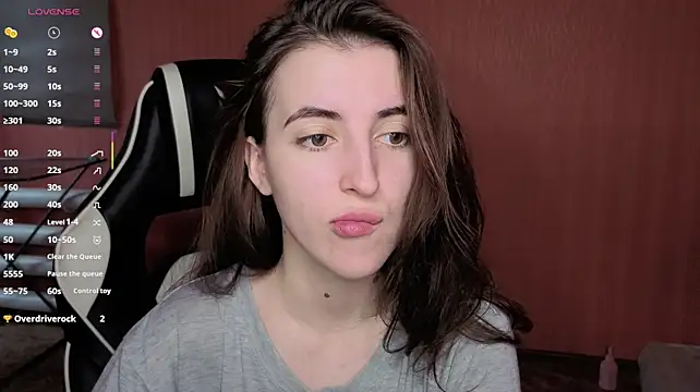 צ'אט XXX בשידור חי של reaissss