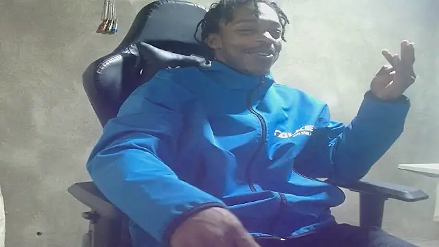 צ'אט XXX בשידור חי של Larry-n-clouds
