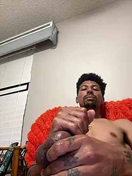 BigPrettyDick777 লাইভ XXX চ্যাট