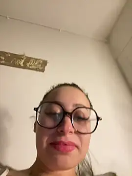 queenlo_xxx 现场XXX聊天