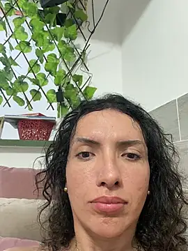 yuliethsanchez's Live XXX Chat