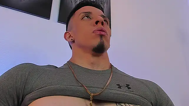 Angelo_Varek Adlı Modelin Canlı XXX Sohbeti
