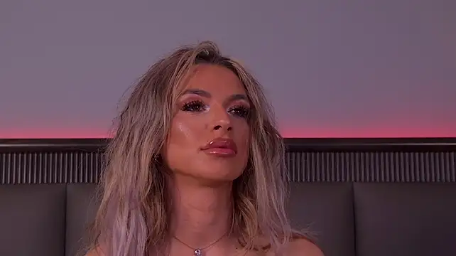 Selena_Blu Chat XXX live