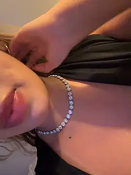 Chat +18 de saliha_pinky_ ao vivo
