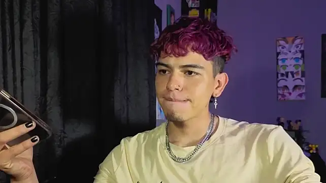 MikeyKuro Chat XXX live