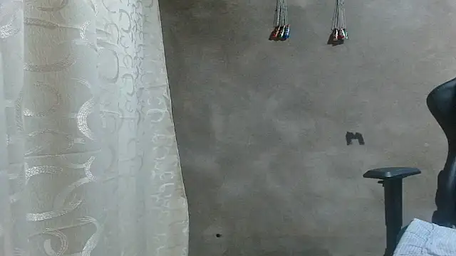 Larry-n-clouds live XXX chat