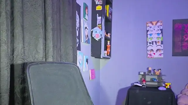 MikeyKuro's Live XXX Chat
