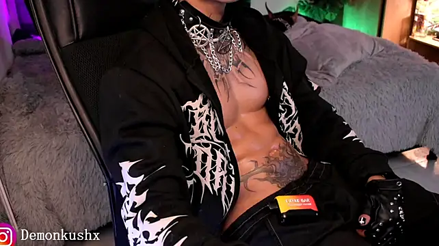 DemonKush-- Live XXX Chat