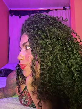 Chatroom XXX en direct de Morenayaa