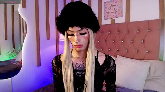 Daphne_Velmont live XXX chat