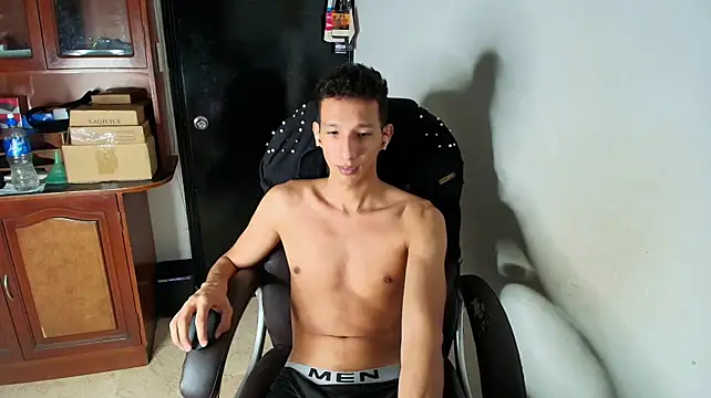 AlphaMarco Live XXX-Chat