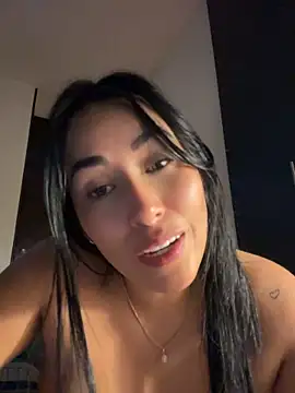 areviklusine1 Live XXX-Chat