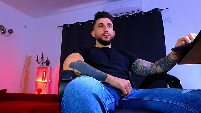 MightyAaron66 Live XXX-chat