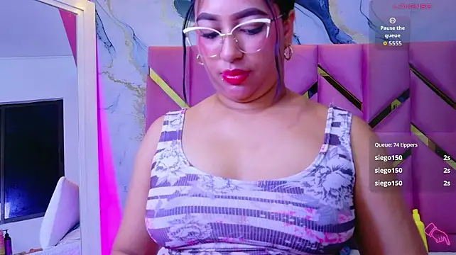 softlatinaa's Live XXX Chat