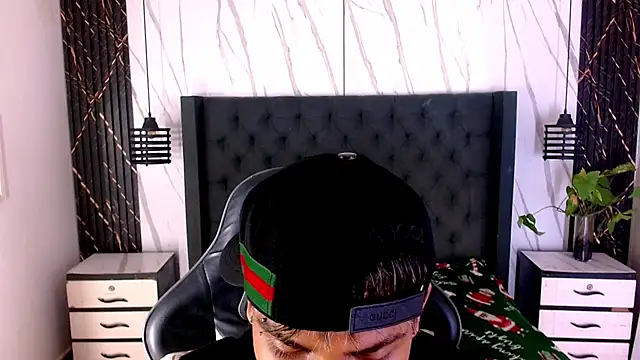 Chat +18 de Angel_foxc13 ao vivo