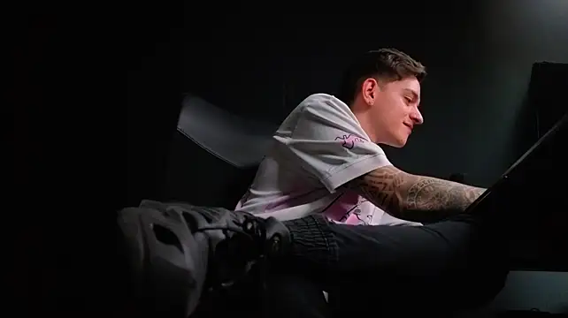 FelixStarkk Live XXX-chat