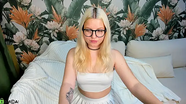 Velvet-Lun's Live XXX Chat