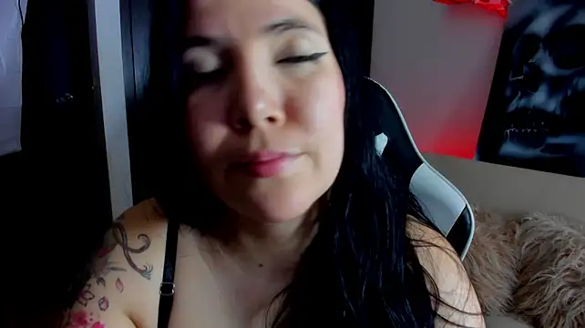 AilynRed's Live XXX Chat