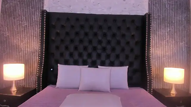 _bella_rossee_'s Live XXX Chat