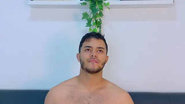 Chat XXX en directo de TylerWest_
