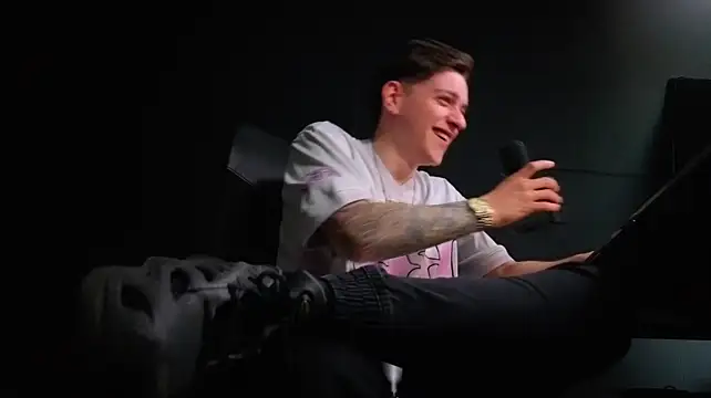 FelixStarkk élő XXX-chatje