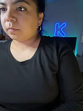 kimmiakiss22 élő XXX-chatje