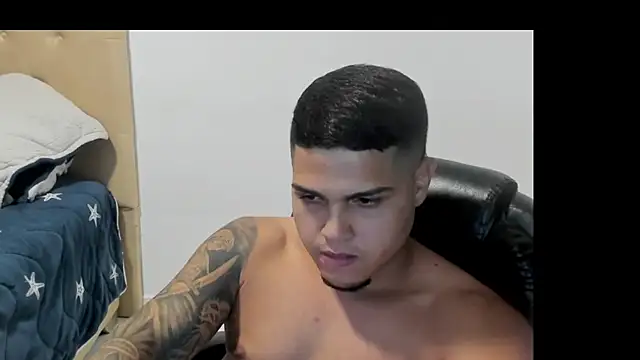 Chatroom XXX en direct de Latinboyco77