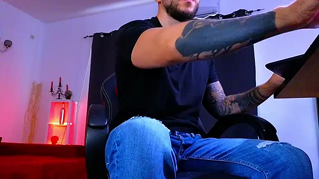 Chat XXX en directo de MightyAaron66