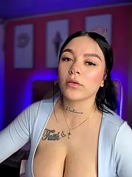 Megaan__More XXX чат на живо
