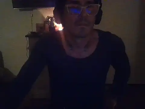 Latinboy666 在線直播表演