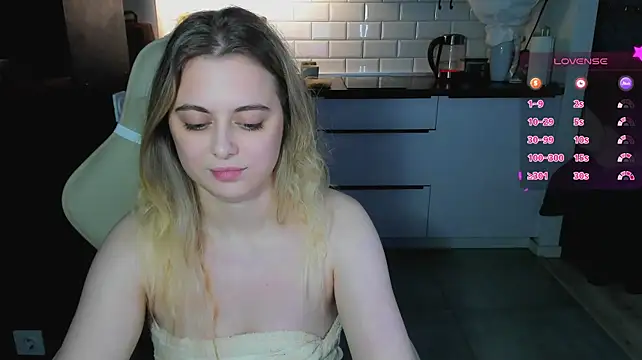 blonde_kellyy 라이브 XXX 채팅
