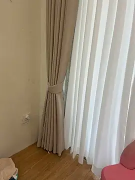 Selenaaaaa- Chat XXX live