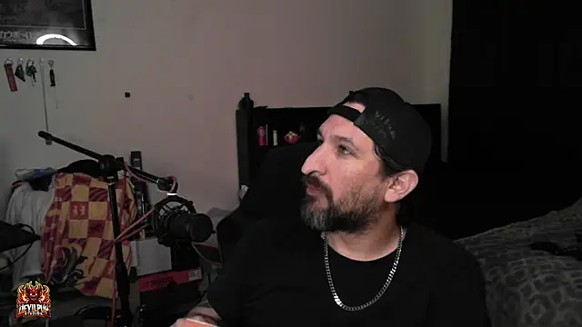 צ'אט XXX בשידור חי של DevilPup75_