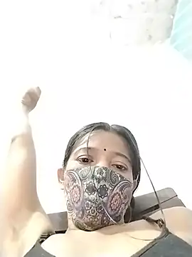 Chat +18 de Cute-Naavya ao vivo
