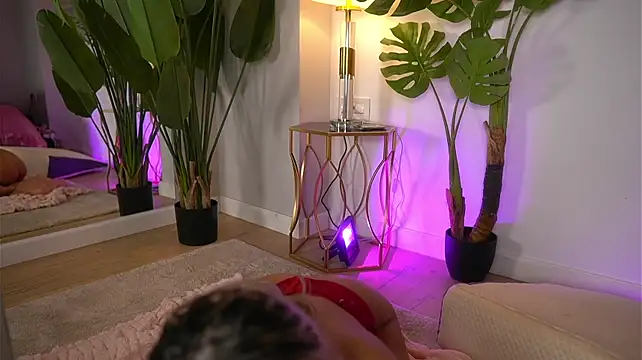 SnowyElsaa Live XXX-chat