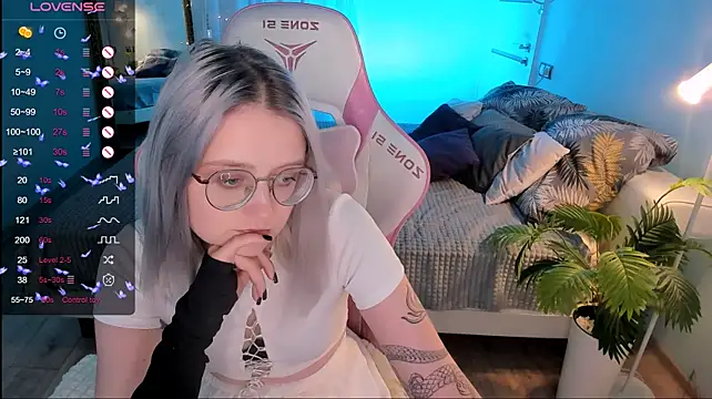 Chat +18 de LunarGlow ao vivo