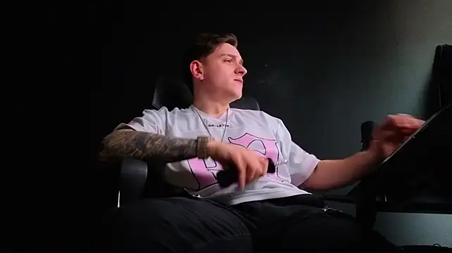 FelixStarkk's Live XXX Chat