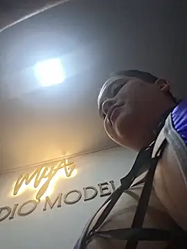 Czat XXX na żywo – Damian_Rock