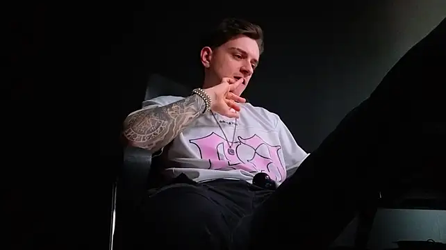 FelixStarkk Chat XXX in diretta